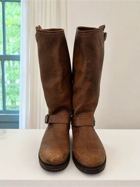 Frye Harness Boots – Women’s Size 8 – Perfectly Distressed Brown Leather